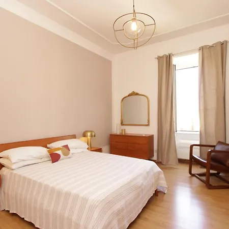 Crescenzio Flats Apartment